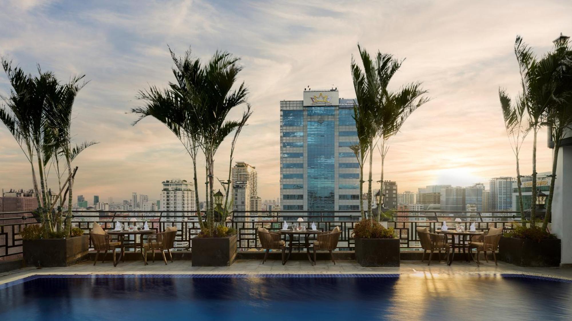 Caravan Hotel By Ehm Phnom-Penh Buitenkant foto